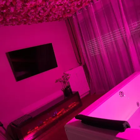 Flower - Jacuzzi Intérieur - T2 *